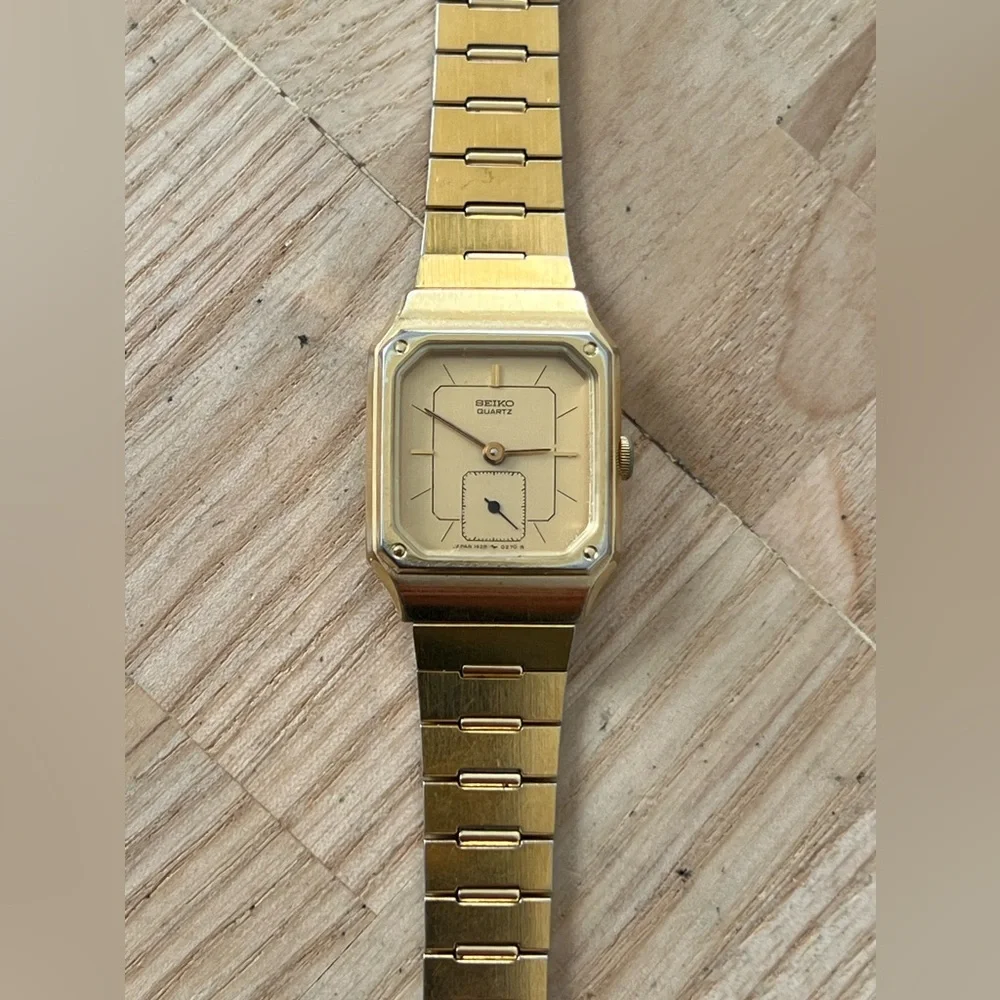 Seiko Super Rare Vintage Ladies Watch Octagonal Gold Dial Gold Bracelet